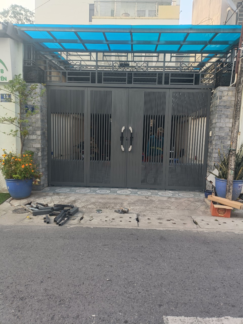 Thợ làm cửa cổng sắt giá rẻ tại quận 9.