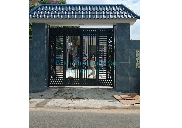 Thi công làm cửa sắt cho nhà phố tại Gò Vấp.
