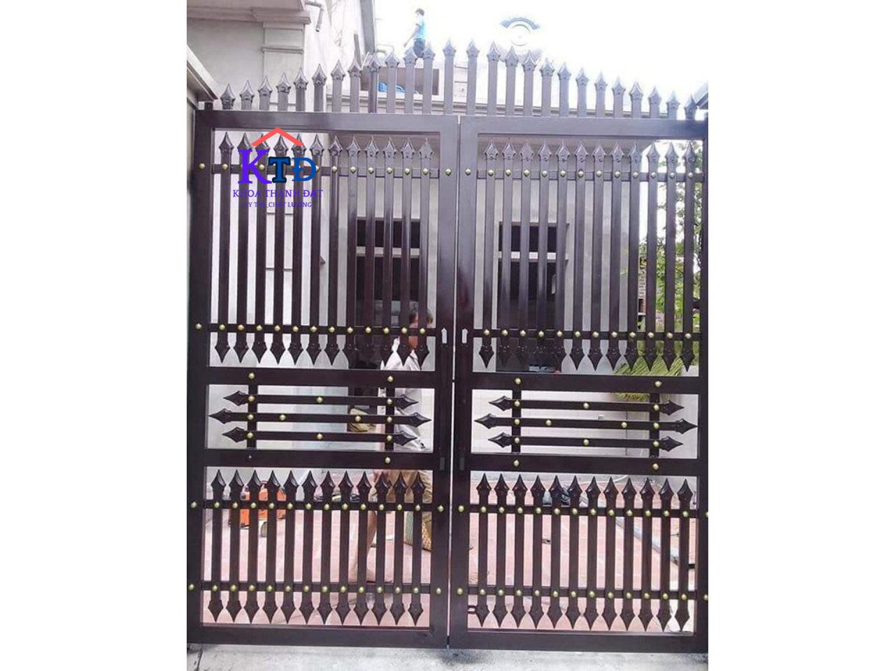 Cửa cổng sắt 2 cánh tại Tân Đông Hiệp