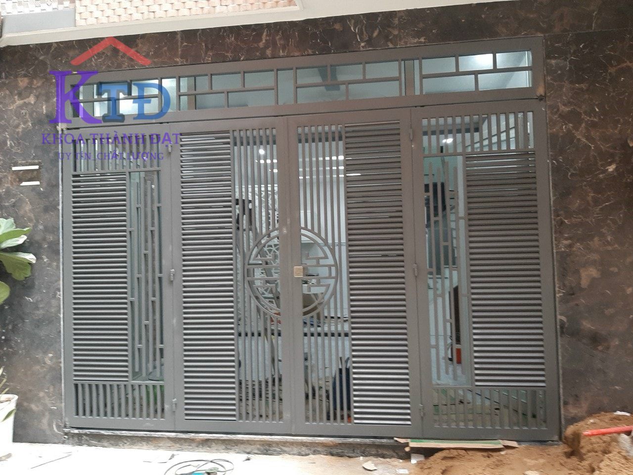 Thợ làm cửa sắt tại Đông Hòa