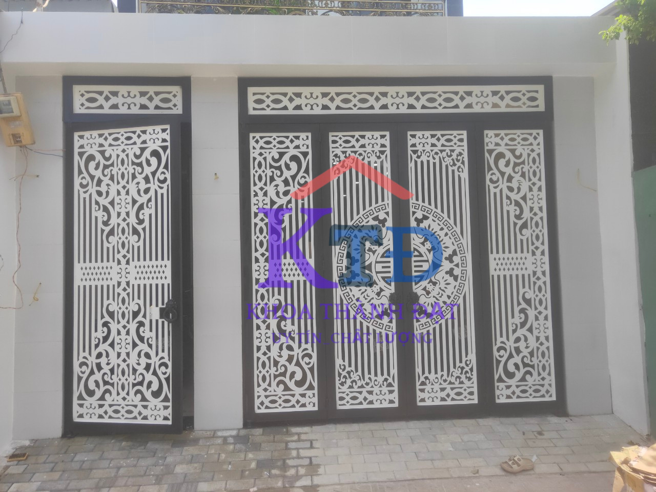 Làm cửa cổng sắt đẹp