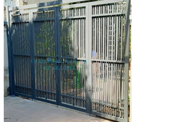 Thi công cửa cổng sắt bên cơ khí Khoa Thành Đạt