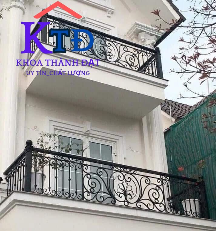 Lắp đặt lan can sắt đẹp cho nhà phố tại Lái Thiêu