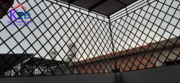 Dịch vụ làm khung sắt bảo vệ tại Tân Hiệp - Dĩ An