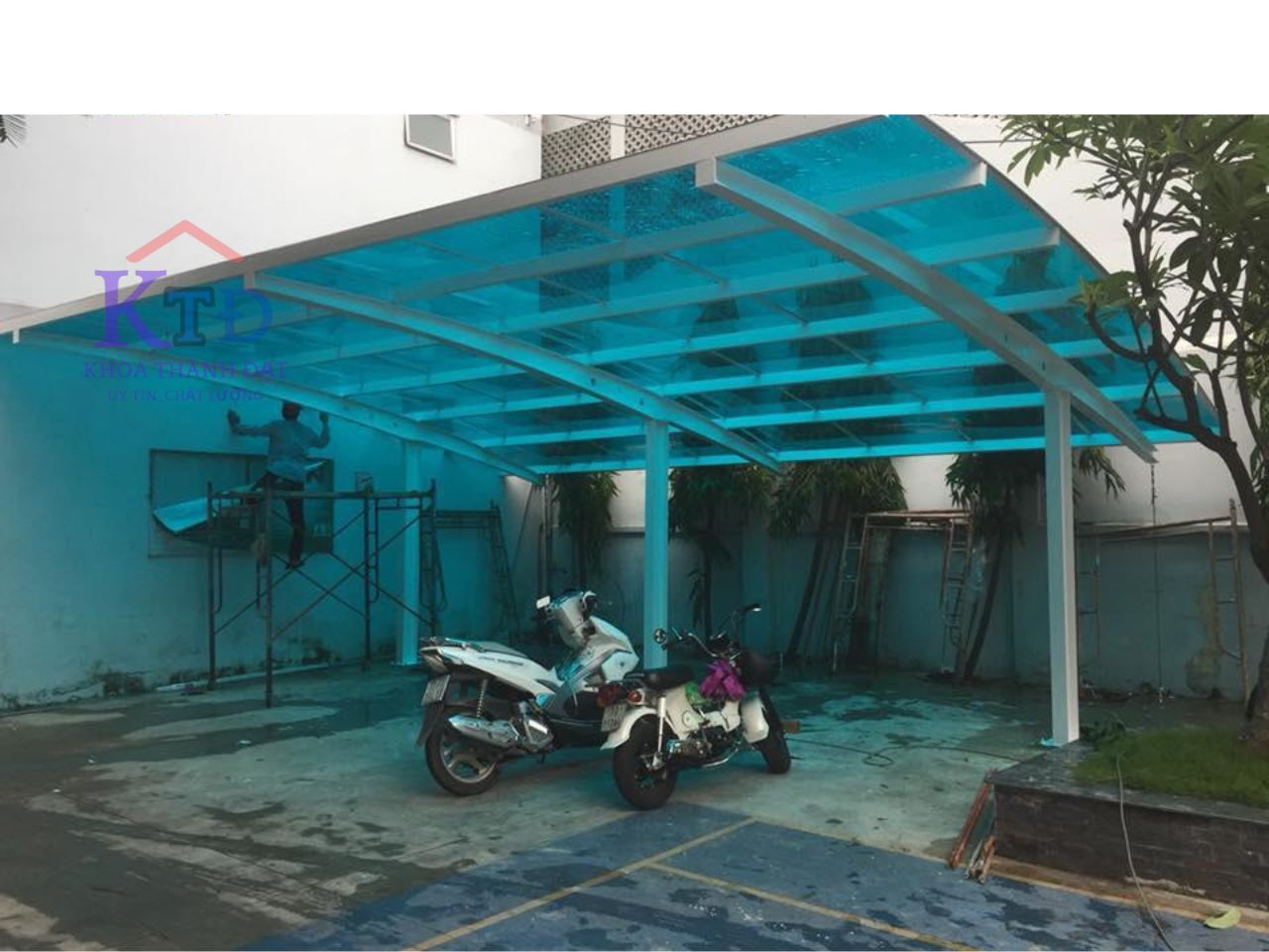 Thợ làm mái che nhà xe tại Quận Bình Tân giá rẻ