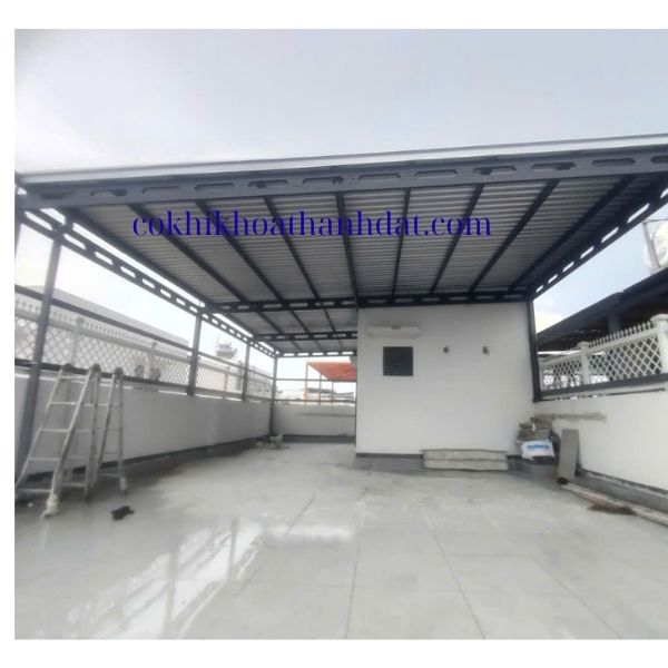 Thợ làm mái tôn tại Tân Bình