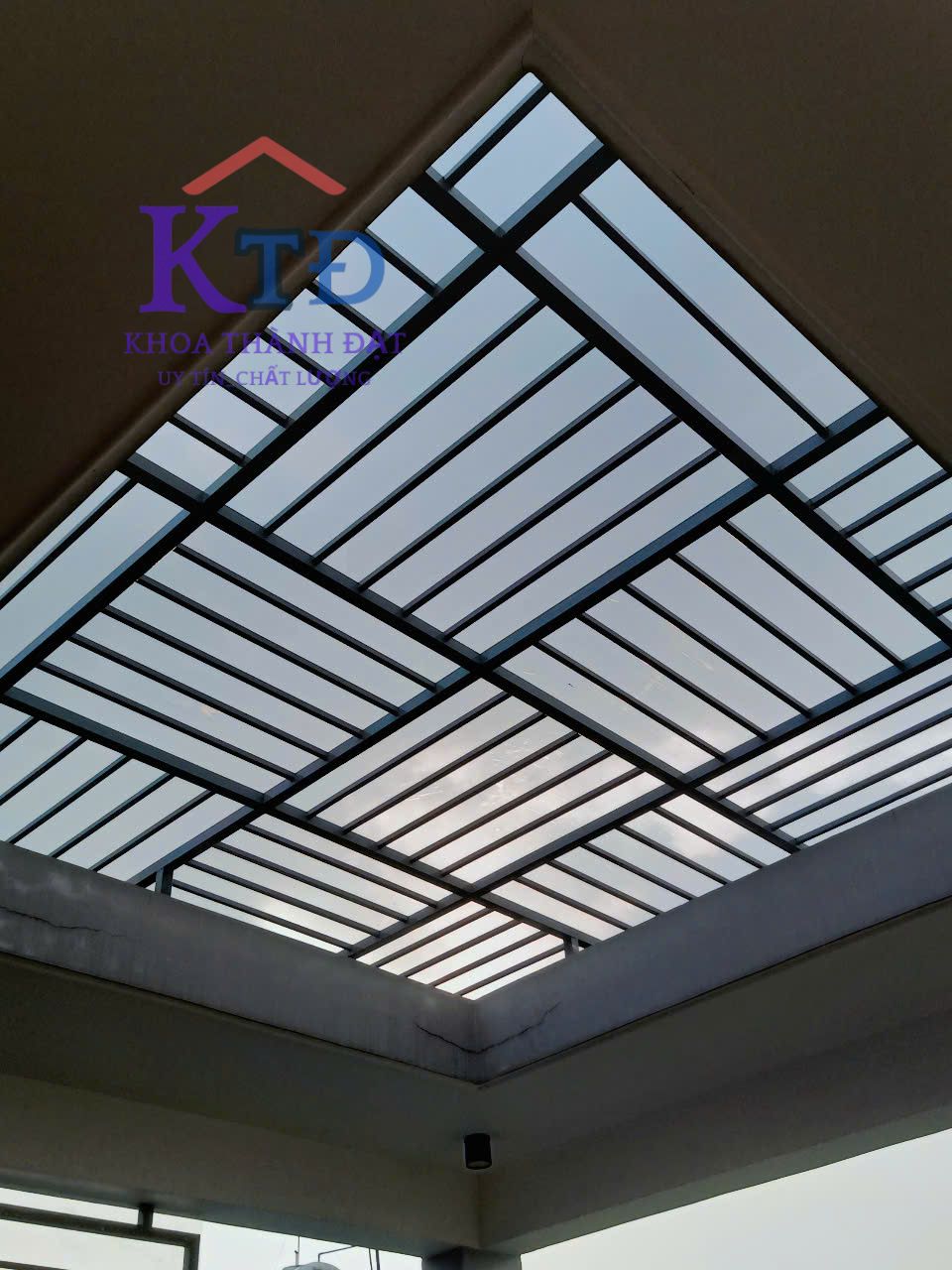 Lắp đặt mái poly lấy sáng tại Bình Chuẩn- Thuận An