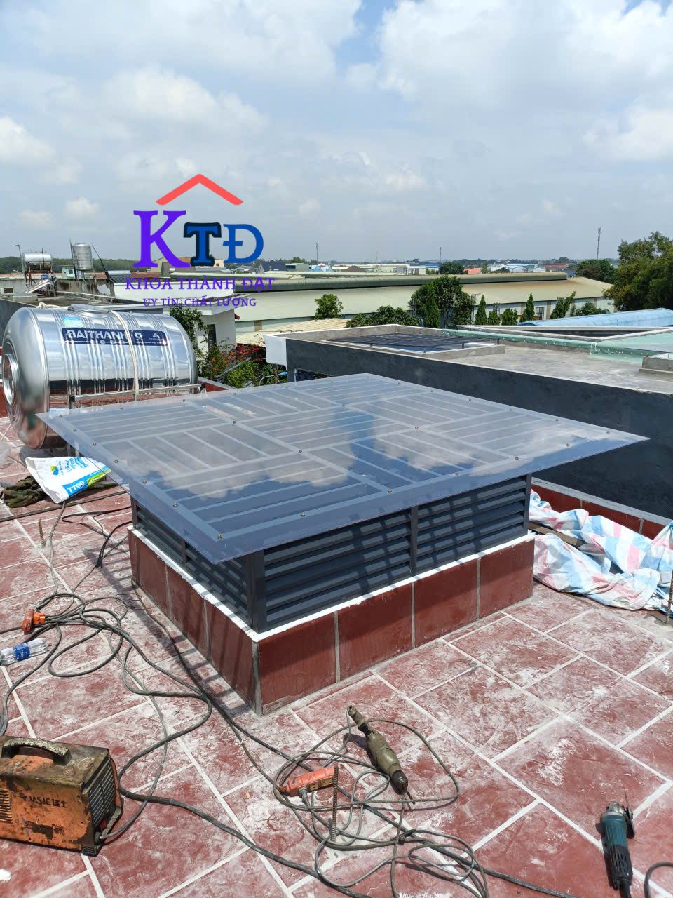 Thợ làm mái poly lấy sáng uy tín tại Tân Biên