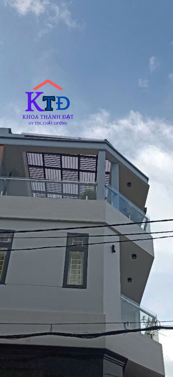 Thiết kế mái nhựa poly đẹp tại Long thành