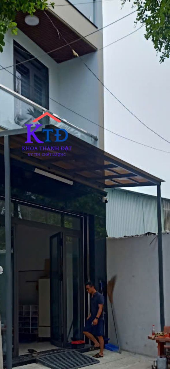 Thi công lắp đặt mái nhựa poly lấy sáng chuyên nghiệp