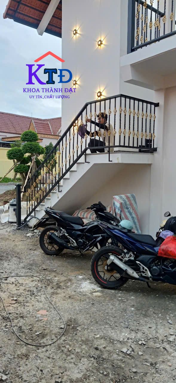Dịch vụ Làm cầu thang sắt ở Tân Hạnh