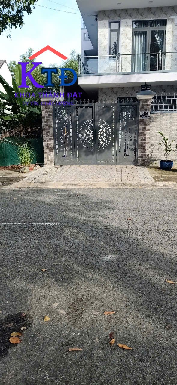 Thợ làm cửa cổng sắt hiện đại tại Thuận An