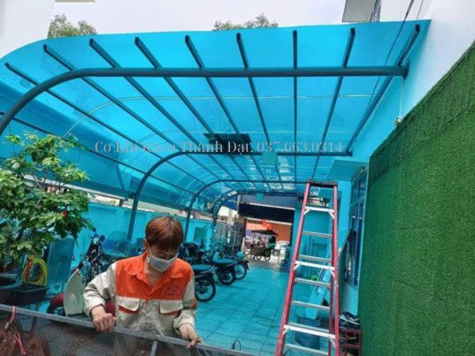Thợ làm mái che polycarbonate tại quận 12
