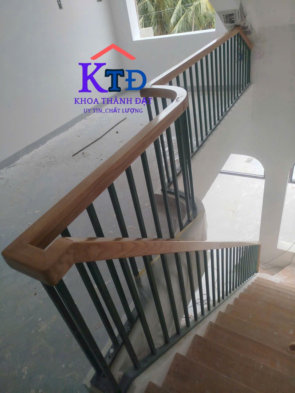 Thi công cầu thang sắt tại Phường Tân Đông Hiệp