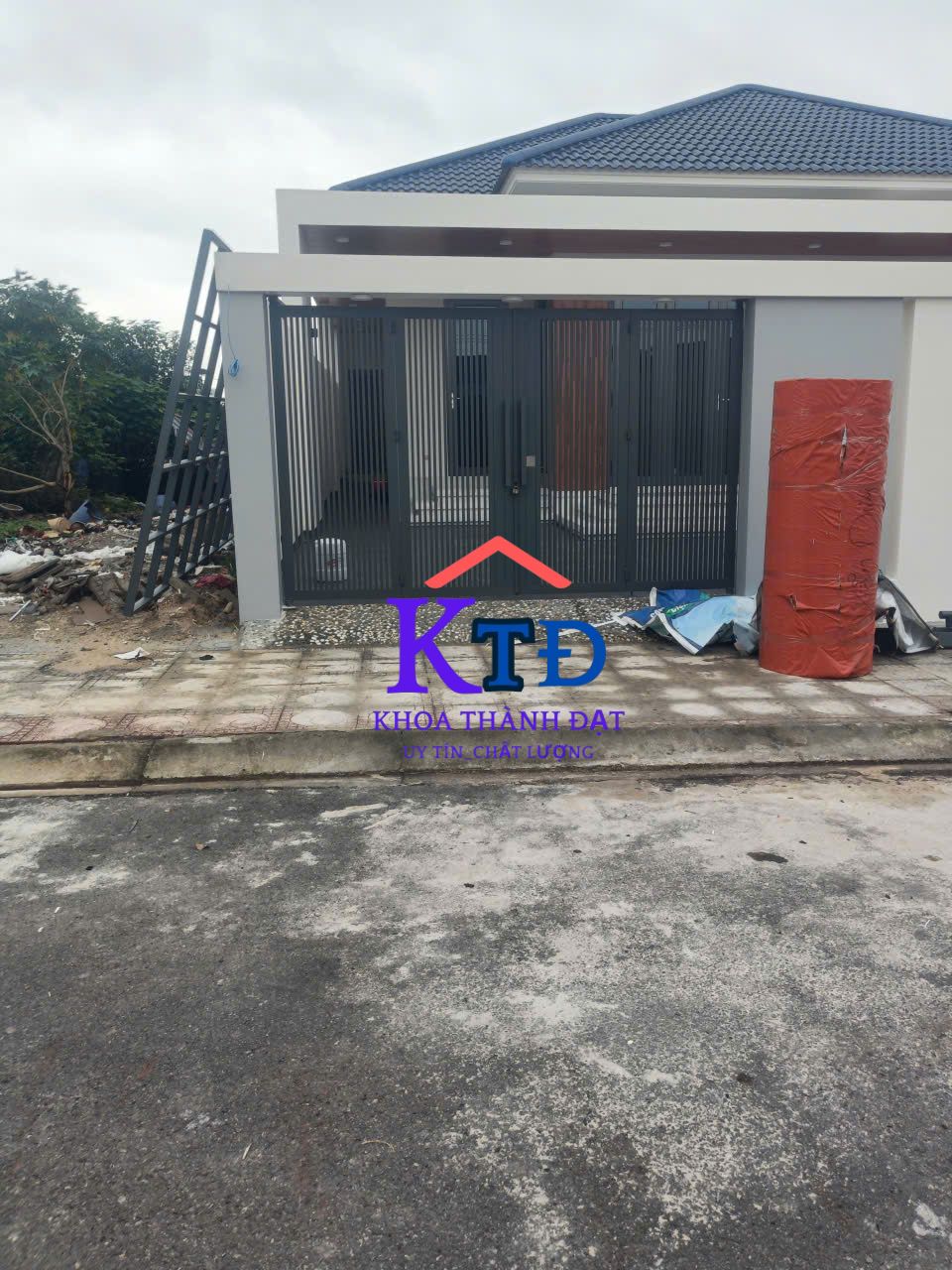 Thi công cửa cổng sắt 4 cánh tại Phường Dĩ An