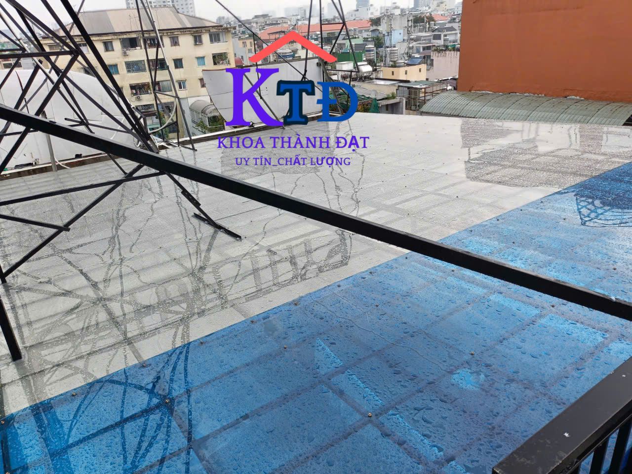 Dich vụ làm mái nhựa poly che mát chuyên nghiệp