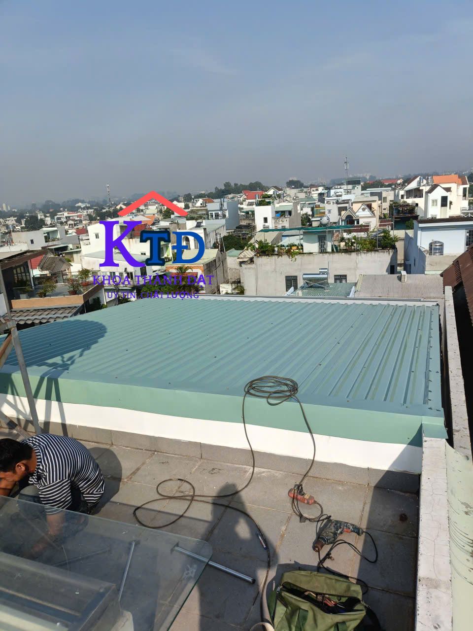 Thi công mái tôn tại phường Hòa Lợi