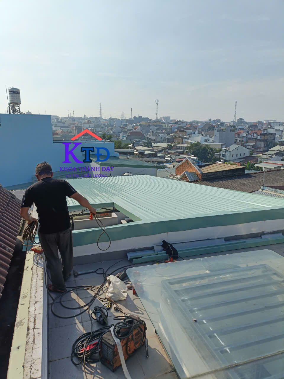 Thợ làm mái tôn chuyên nghiệp tại Bến Cát