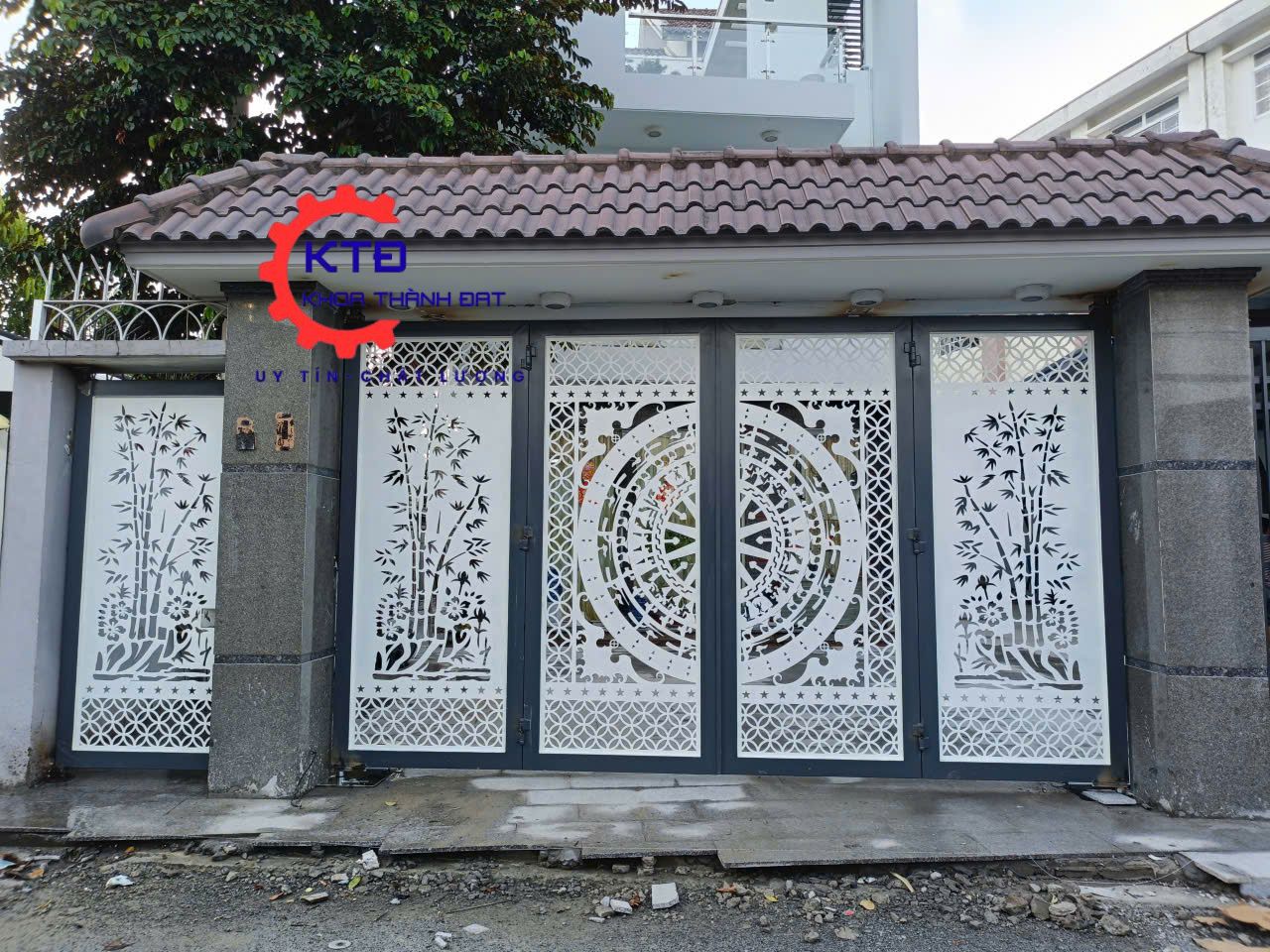 Nhận thi công cửa cổng sắt cnc tại quận 12