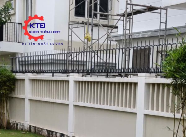 Hàng rào sắt đẹp 2025