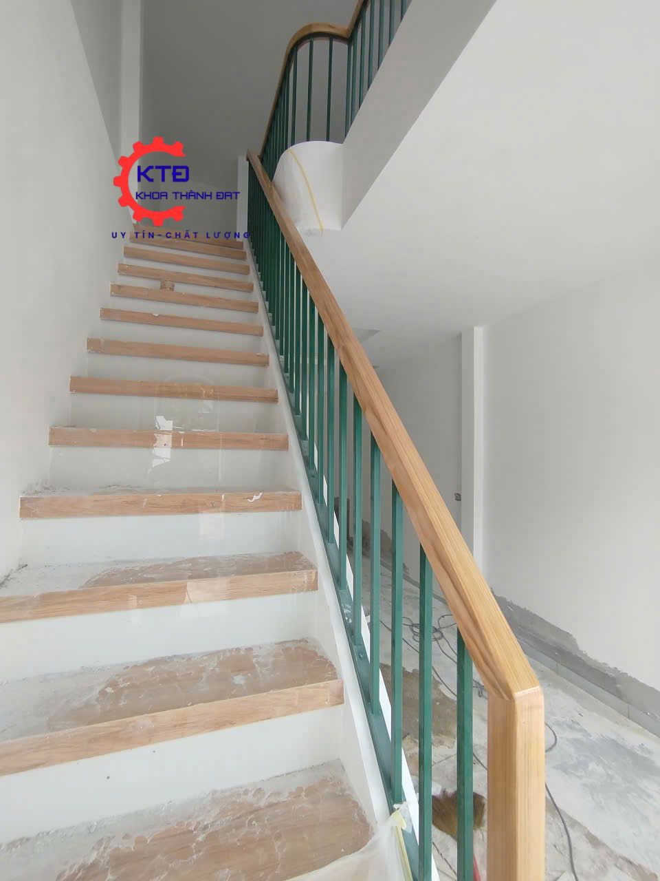 Thợ làm cầu thang sắt tại Phường Đông Hòa