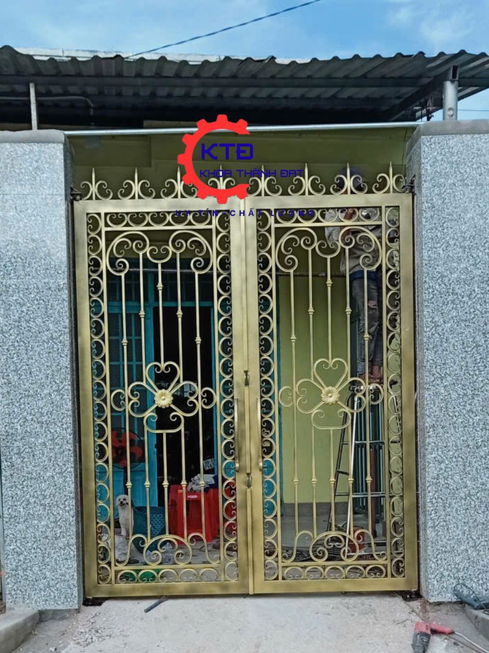 Mẫu cửa cổng sắt mỹ thuật