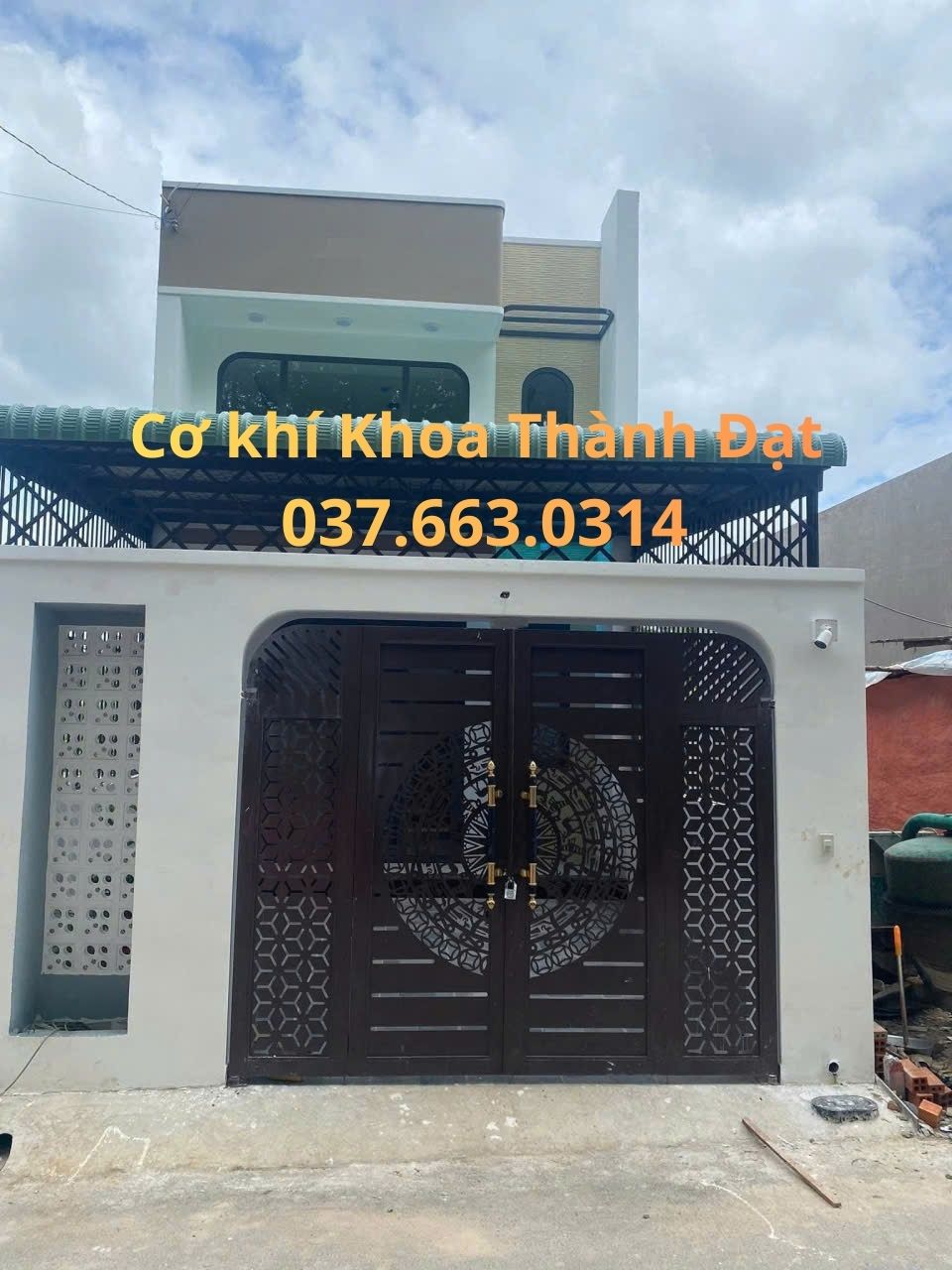 Thi công cửa cổng sắt mỹ thuật Hóc Môn