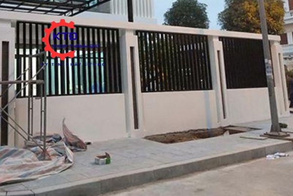 Làm hàng rào sắt khu vực Quận 4