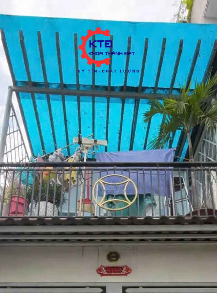 Thi công mái poly che mát