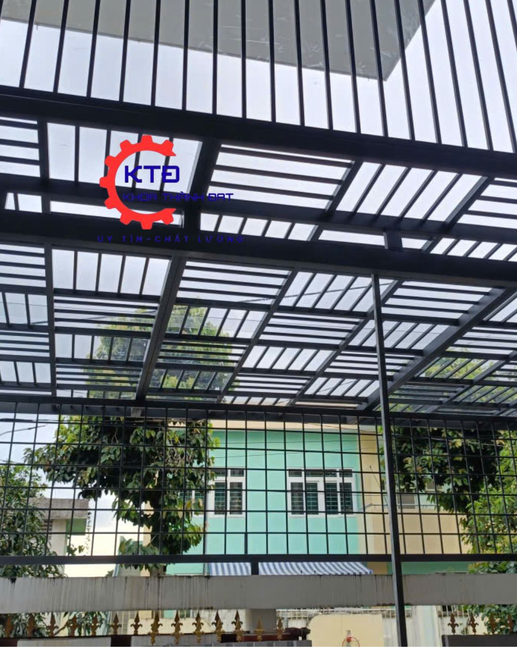 Mái poly lấy sáng chống UV