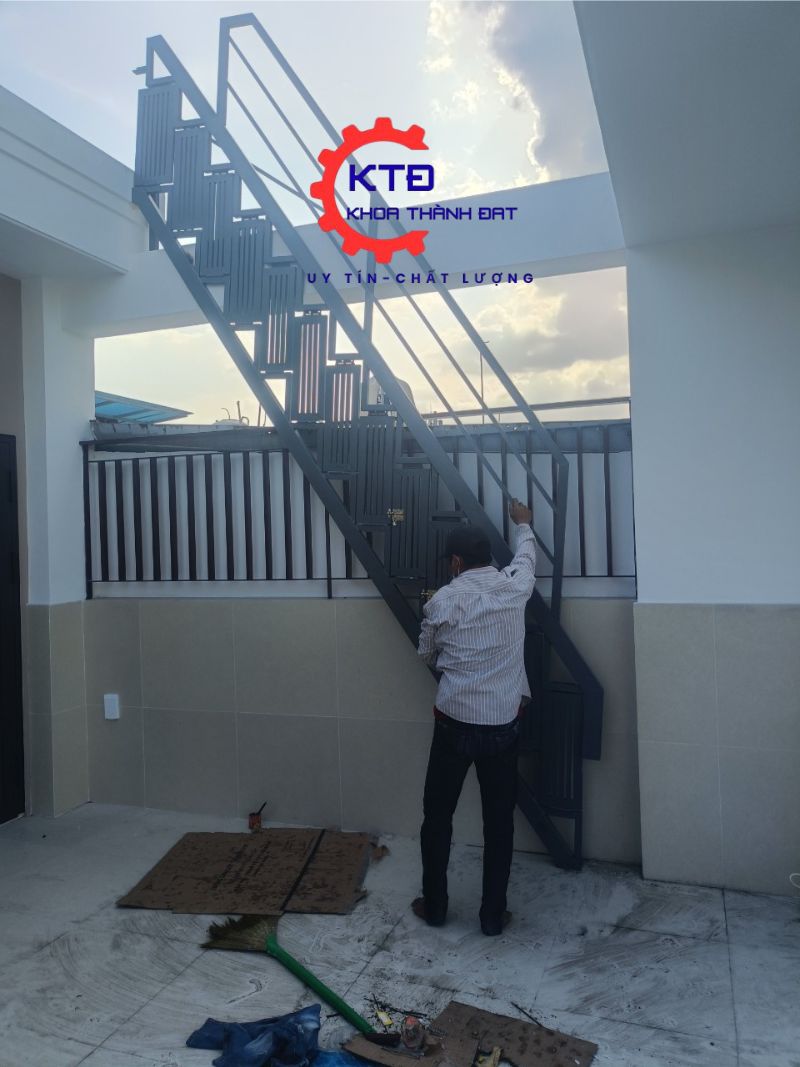 Thợ làm cầu thang sắt Tân Uyên