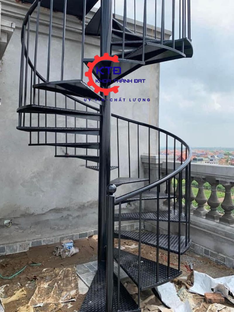 Cầu thang sắt giá rẻ