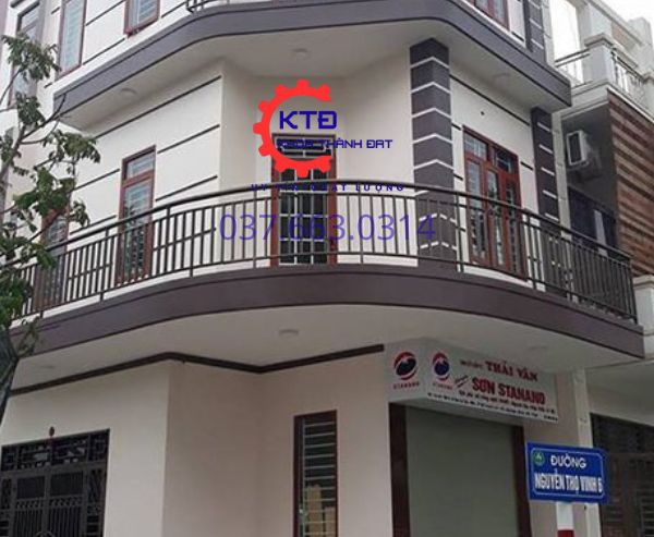 Làm lan can sắt nhà phố