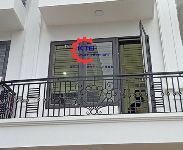 Thi công lan can sắt ban công