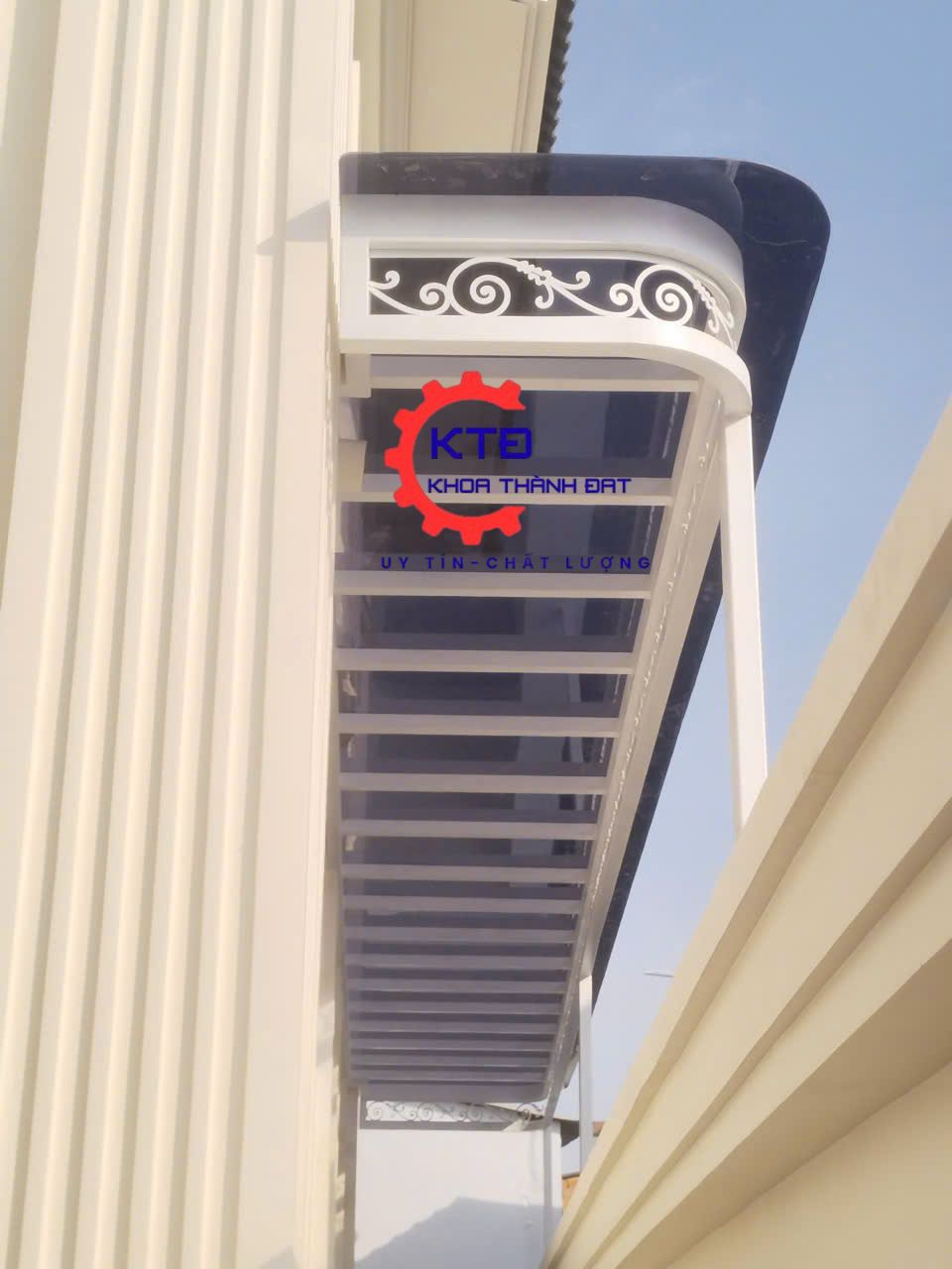 Thợ làm mái poly nhựa