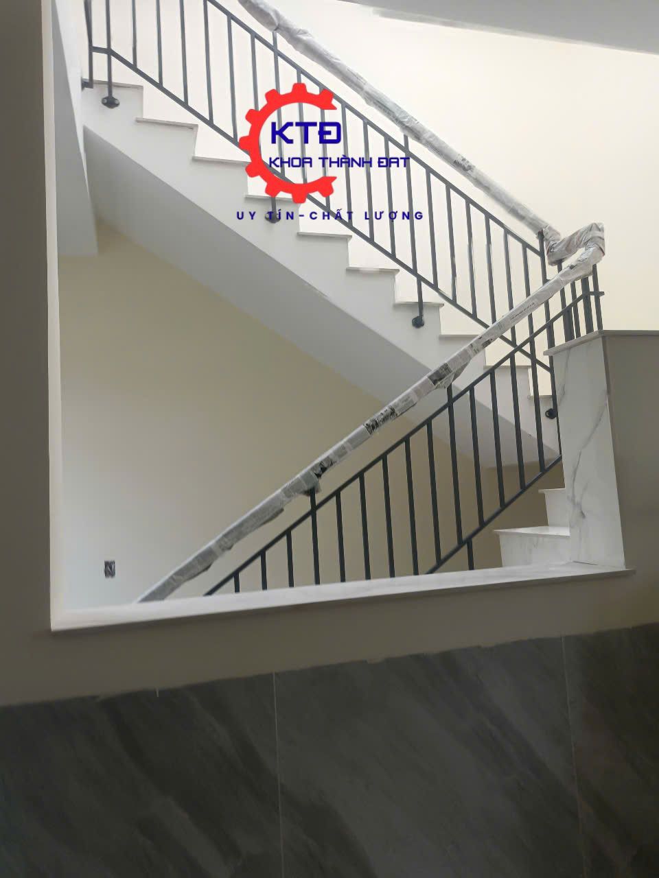 Cầu thang sắt gác lửng