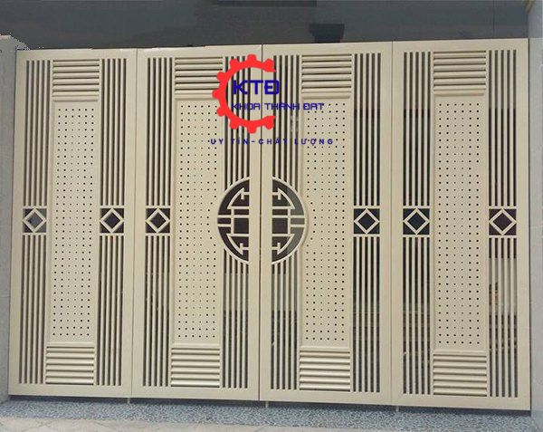 Mẫu cửa sắt cnc hiện đại
