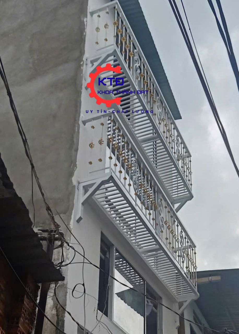 Làm lan can sắt ban công tại Bình Phước