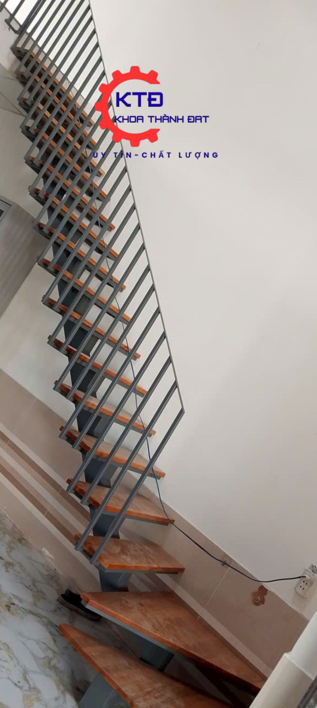 Lắp đặt cầu thang sắt nhà phố quận10