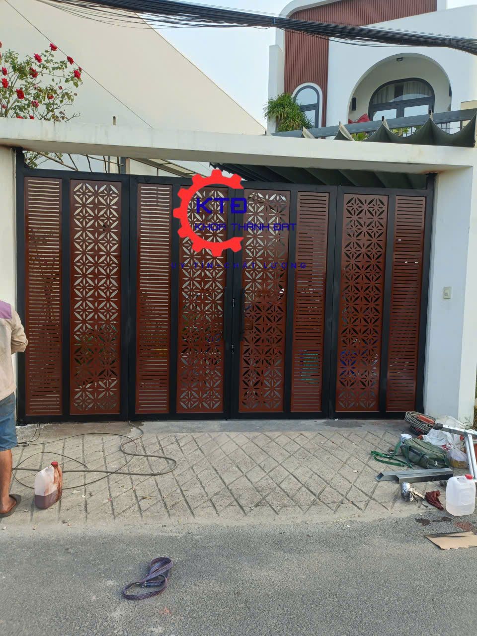 Thợ làm cửa sắt tại Phường Dĩ An