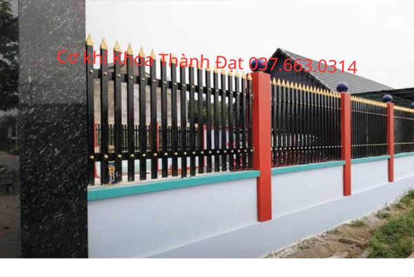 Thi công hàng rào sắt tại Hóc Môn- Mẫu mới hiện đại