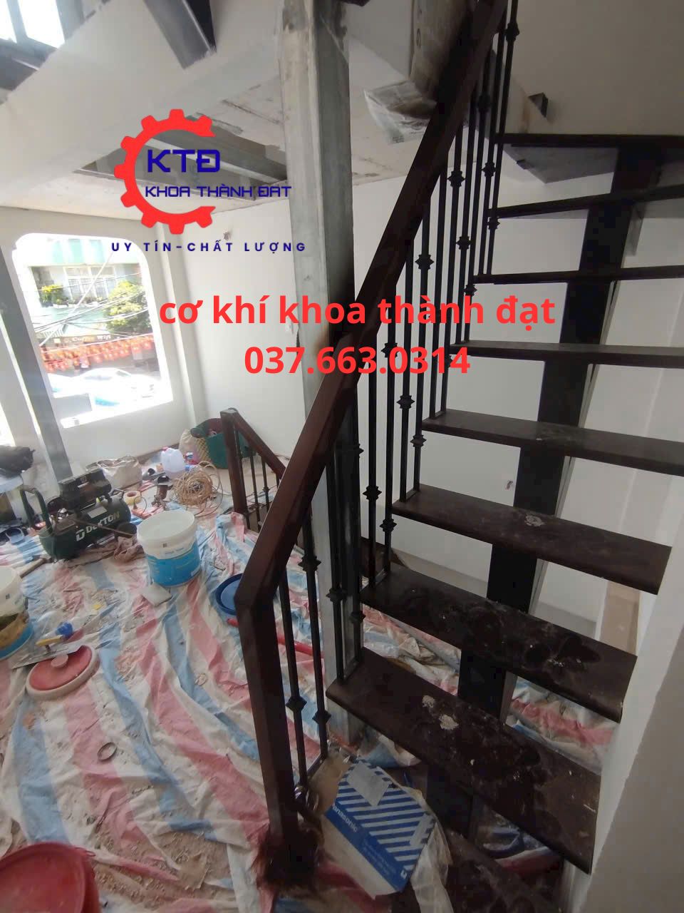 Làm cầu thang sắt rẻ đẹp tại Mỹ Phước 3